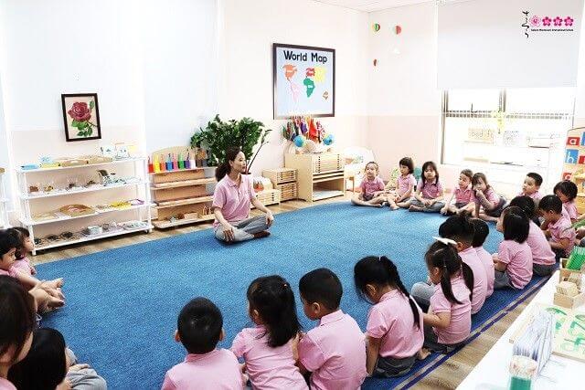 Lớp học trộn độ tuổi, kết nối với bạn bè