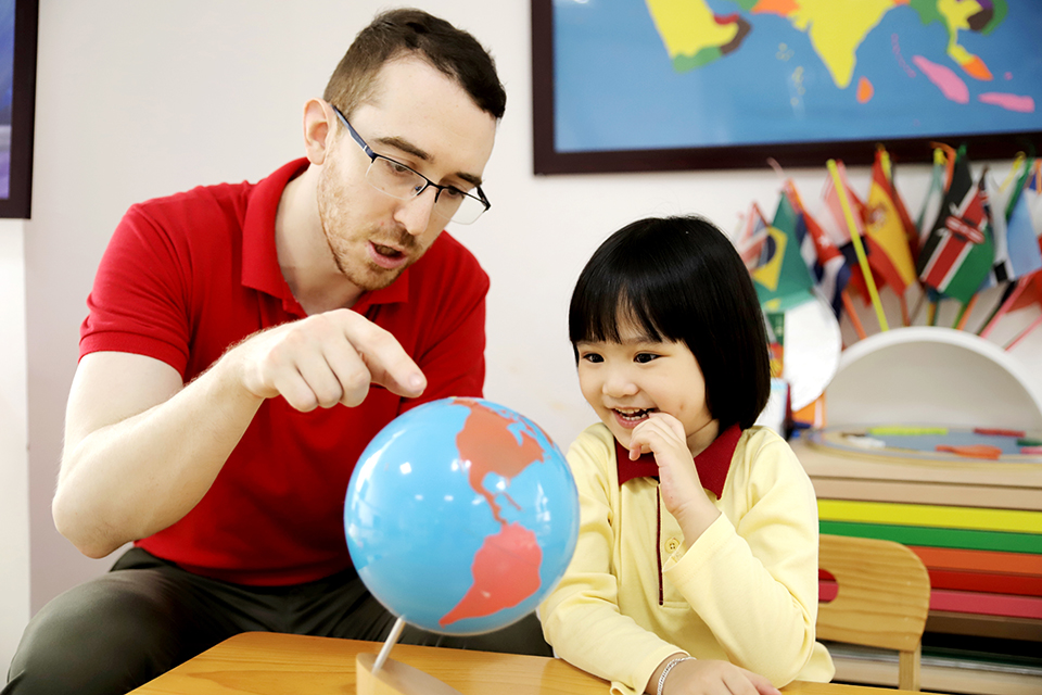 Học sinh Sakura Schools khám phá những điều thú vị xoay quanh quanh nhiều chủ đề khác nhau cùng giáo viên bản ngữ