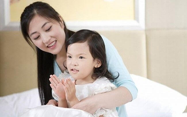 Dạy trẻ học tiếng anh qua bài hát là một trong những cách giúp con yêu nâng cao kỹ năng nghe, luyện nói tiếng Anh hiệu quả.