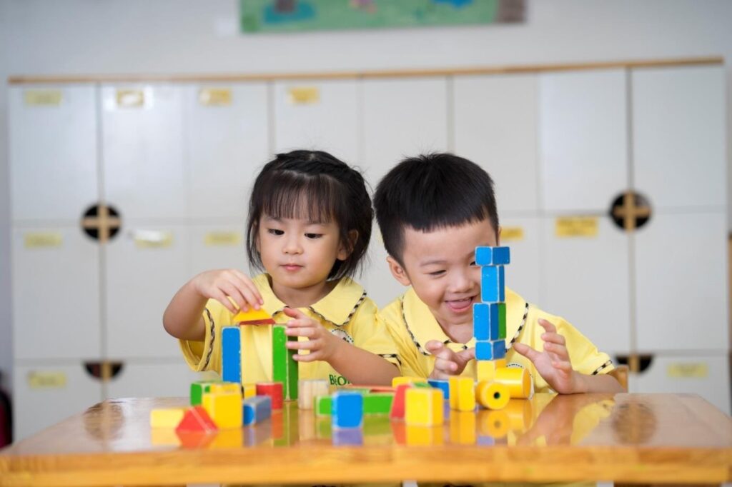 Phương pháp Reggio Emilia kích thích trẻ sáng tạo, làm đầy kiến thức và kỹ năng