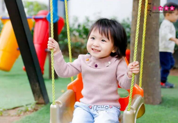 Người lớn nuôi dưỡng sự tôn trọng trẻ ở giai đoạn mầm non