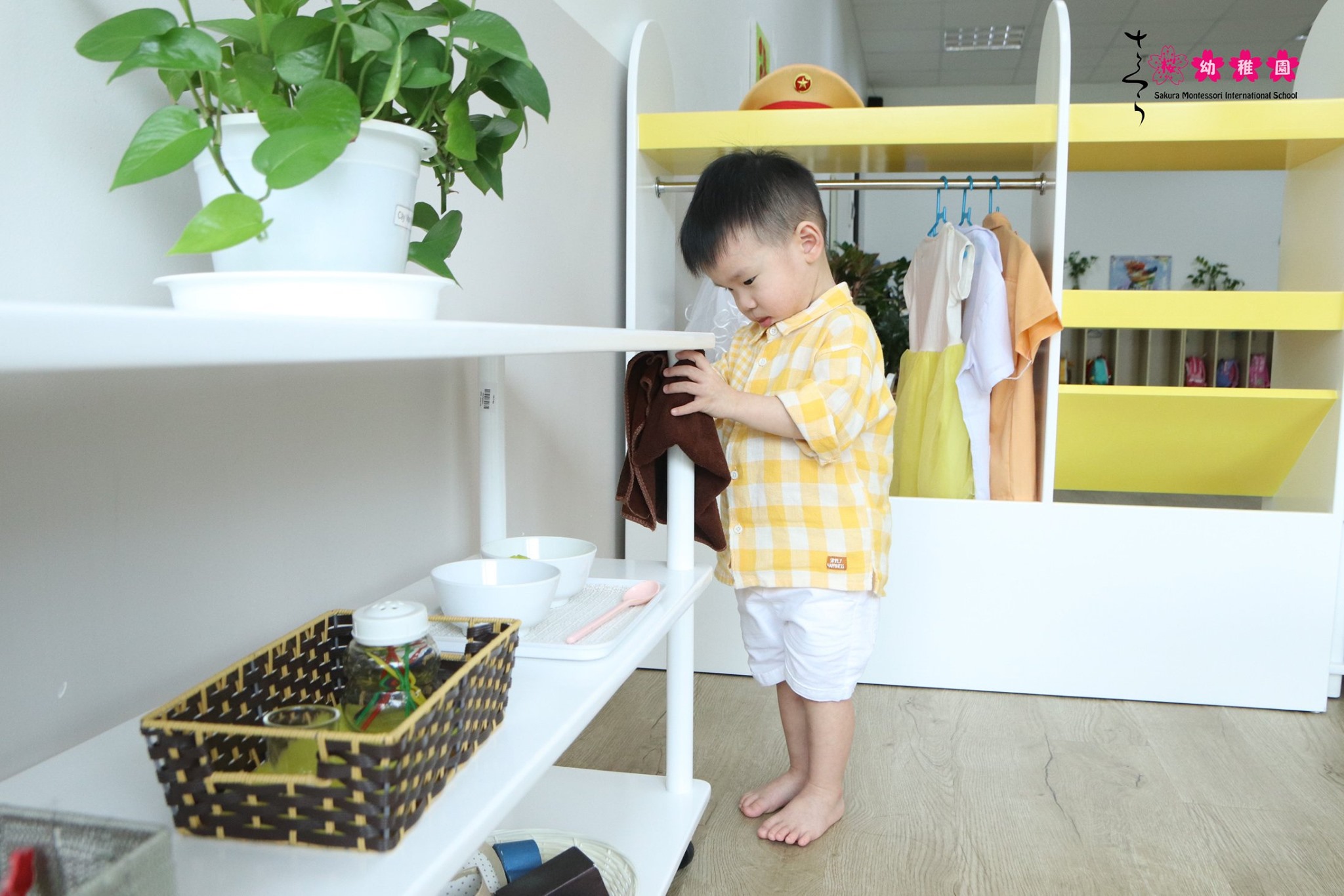 Trong lĩnh vực Thực hành cuộc sống, các bạn nhỏ Sakura Schools được thực hành rất nhiều các hoạt động gắn với đời sống hàng ngày