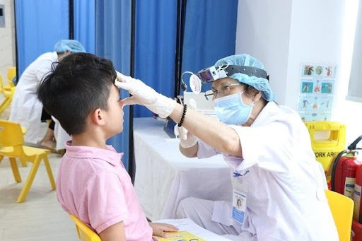 bảo vệ sức khỏe cho trẻ mùa mưa