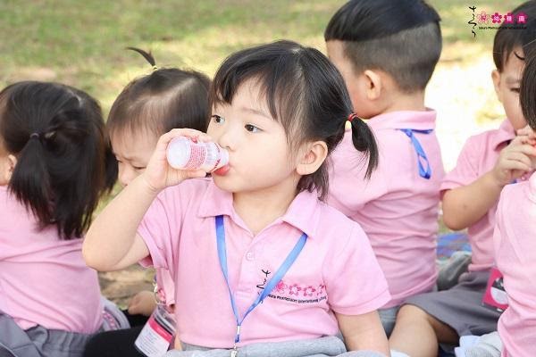 chăm sóc bé yêu trong những ngày mưa
