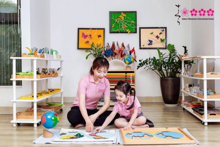 Thường xuyên giao tiếp, nói chuyện với con giúp phát triển ngôn ngữ trong thời kỳ nhạy cảm của trẻ