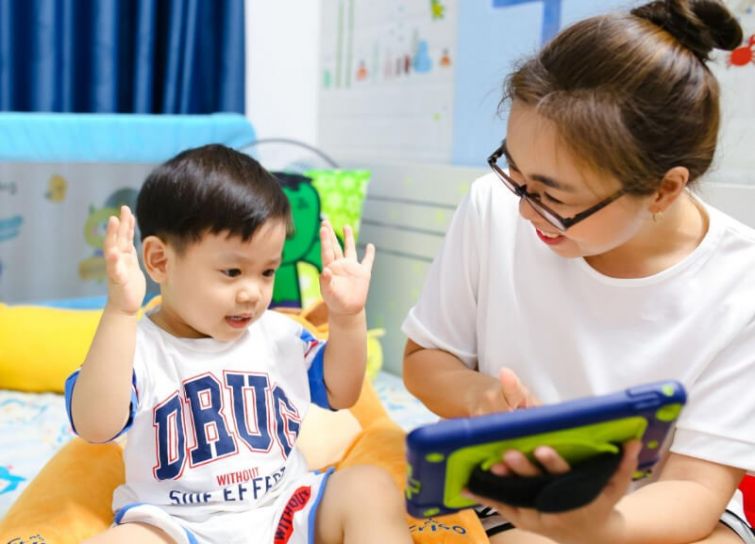 Trẻ học tiếng Anh sớm tăng khả năng tư duy ngôn ngữ