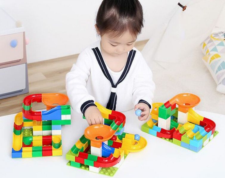 Những đồ chơi bé gái phát triển tư duy, trí não