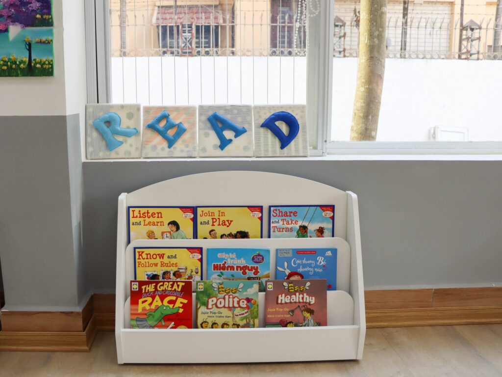 Sách Montessori
