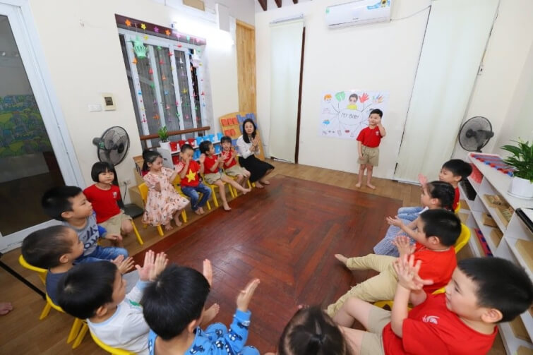 Trường mầm non Việt Mỹ Montessori