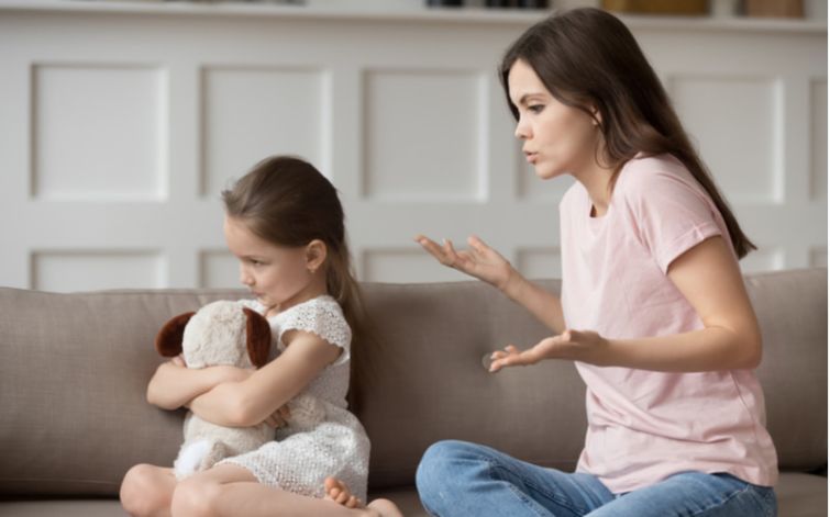 Cha mẹ cần kiểm soát tốt cảm xúc của mình