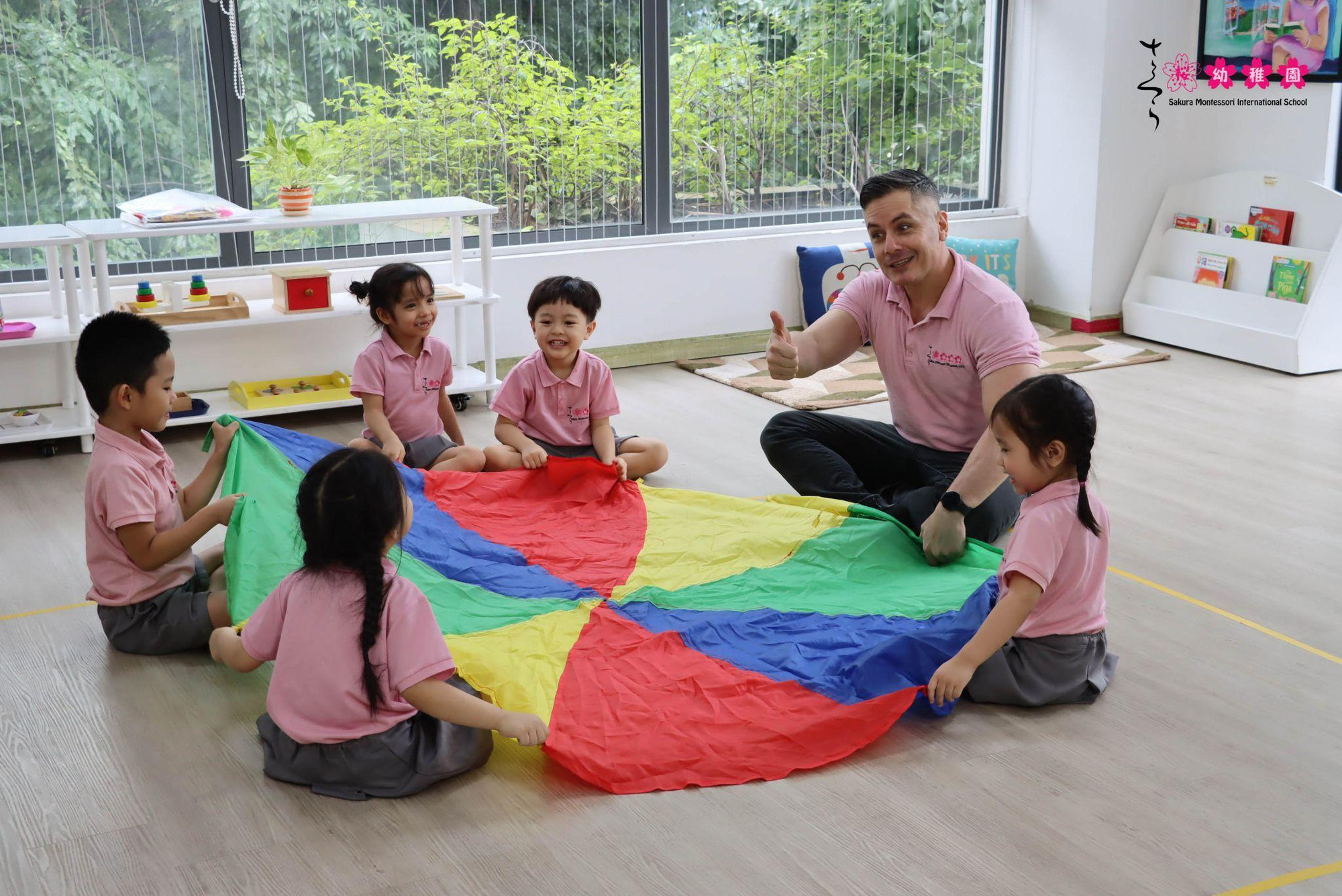 Trẻ em sẽ được học tiến Anh trực tiếp với giáo viên bản ngữ tại Sakura (Ảnh: Nguồn Sakura School)