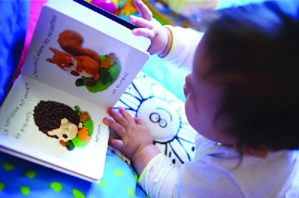 Bé 1 tuổi học tiếng Anh qua những từ vựng đơn giản, thân thuộc