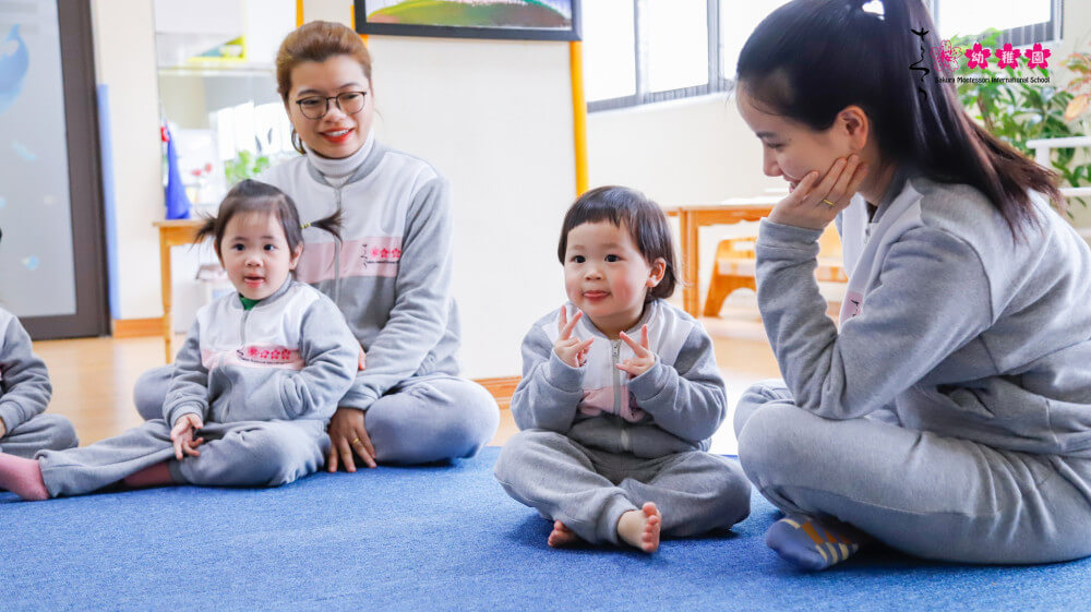 Những khó khăn khi trẻ 18 tháng tuổi đi học