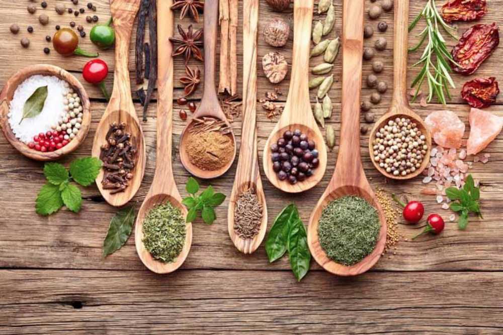 bé ăn dặm có nên thêm gia vị