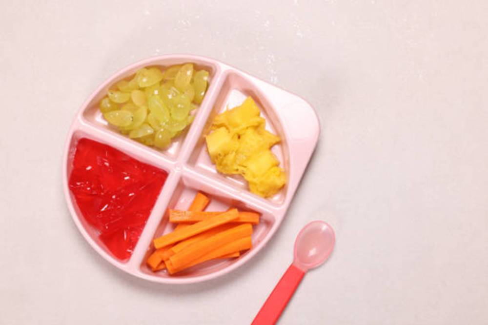 ngày đầu tiên ăn dặm blw