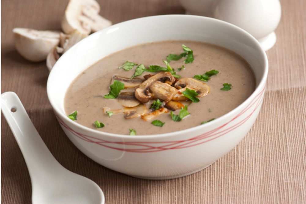 bé 5 tháng ăn dặm được chưa