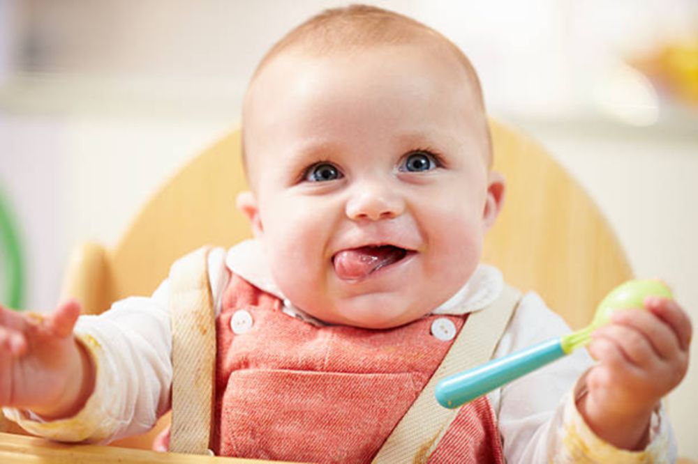 nên cho bé ăn dặm lúc mấy giờ