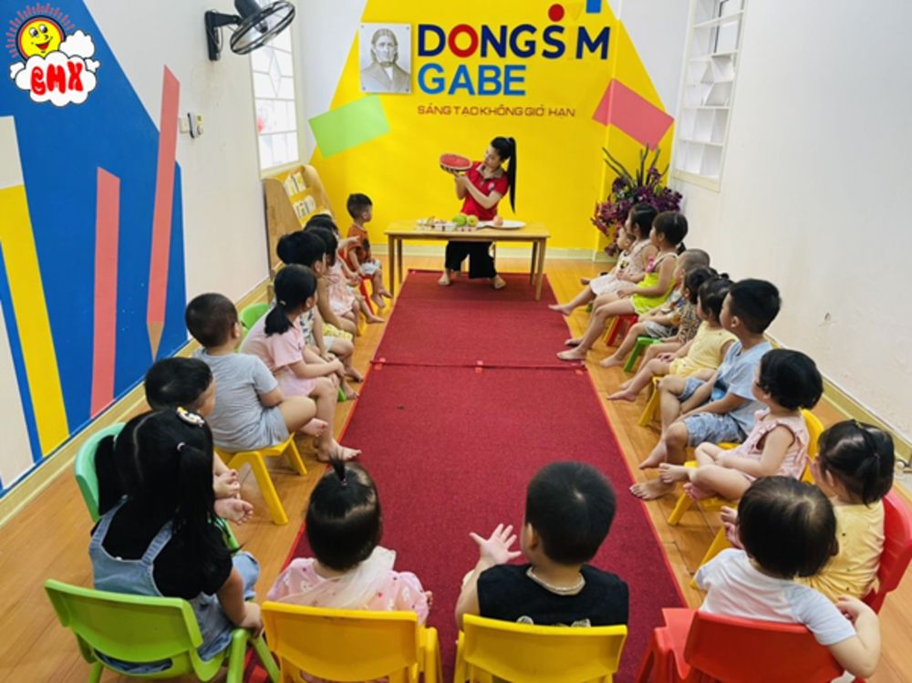 giữ trẻ 9 tháng tuổi