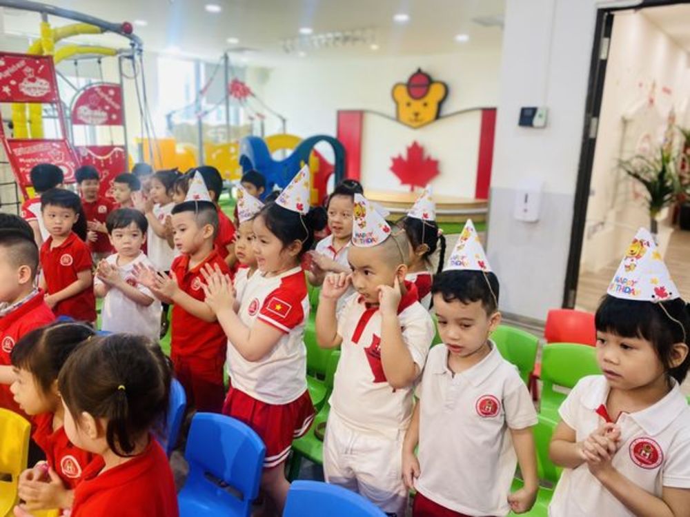giữ trẻ 9 tháng tuổi