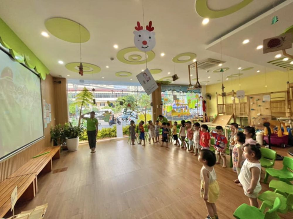 giữ trẻ 9 tháng tuổi