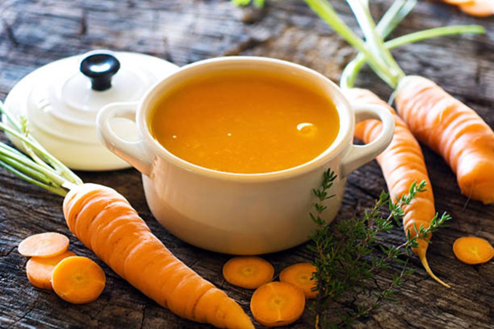 trẻ 4 tháng rưỡi ăn dặm được chưa