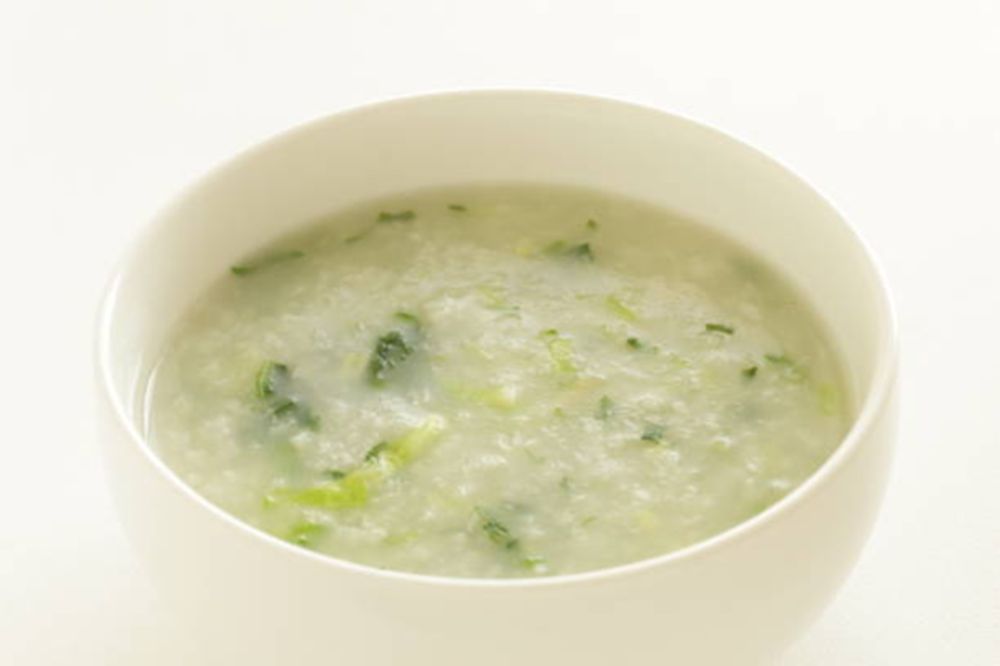 Cháo khoai lang, mồng tơi thanh mát tốt cho hệ tiêu hóa của trẻ