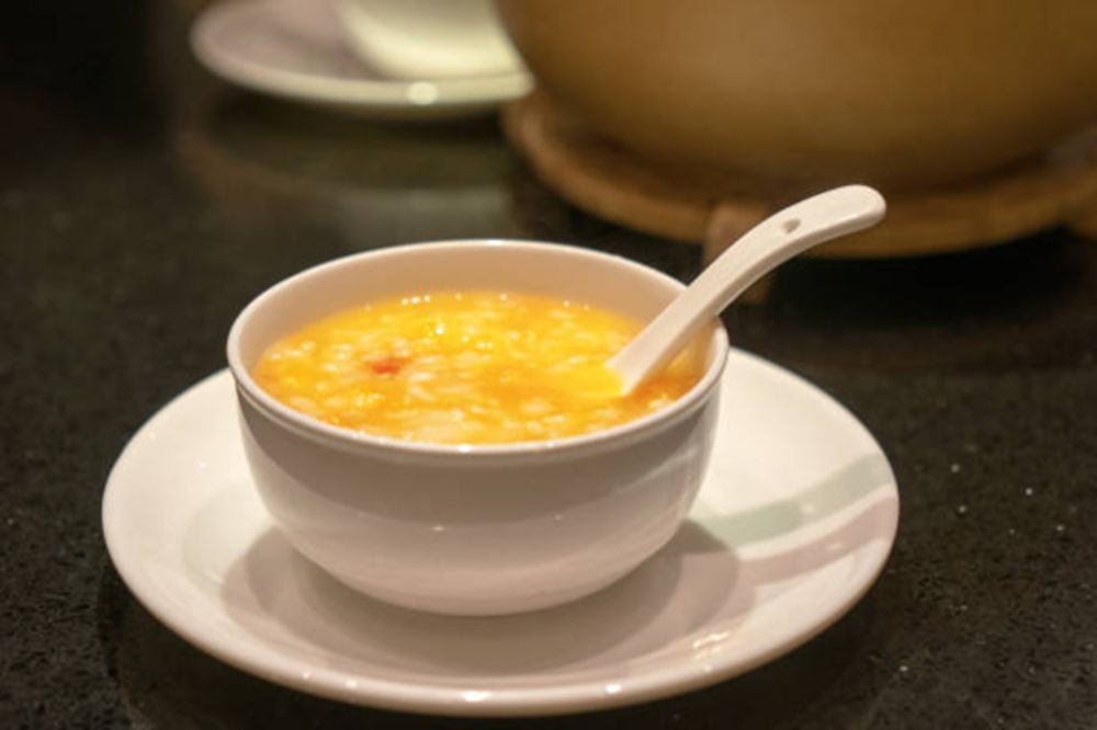 Cháo khoai lang, trứng gà chứa các thành phần dinh dưỡng tốt cho sức khỏe của trẻ