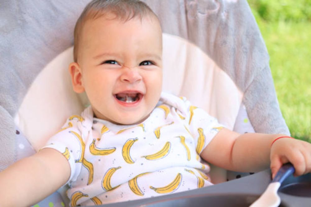 trẻ 4 tháng rưỡi ăn dặm được chưa