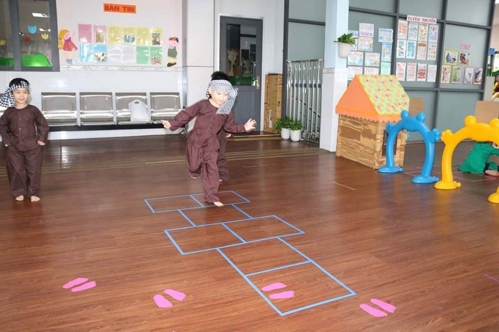 Trò chơi dân gian Nhảy lò cò