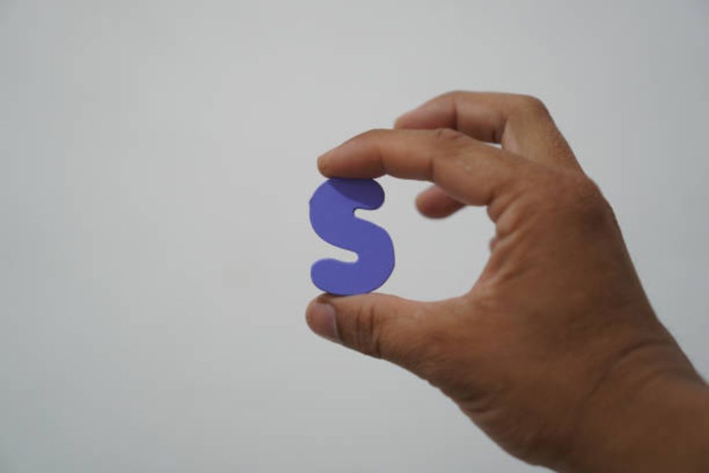 Làm chữ cái nhiều màu sắc cho trẻ học