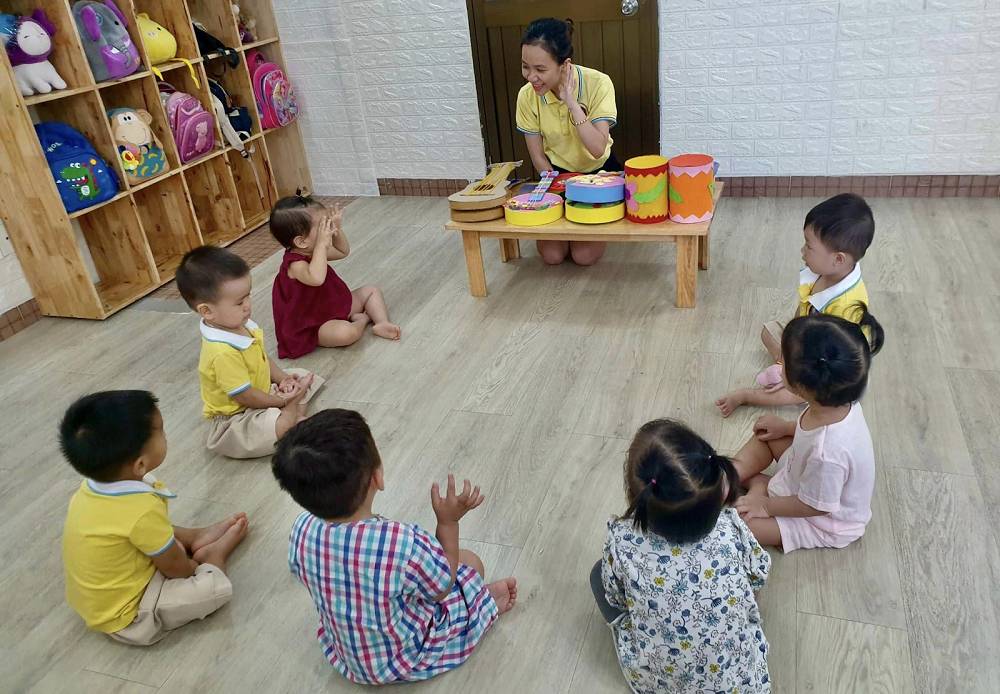 Trẻ chơi trò chơi Đếm sao