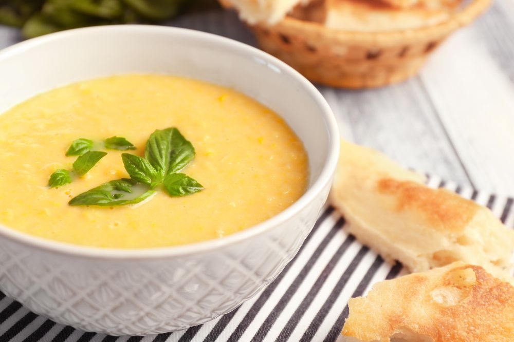 Cháo trứng gà, hạt sen cho bé ăn dặm