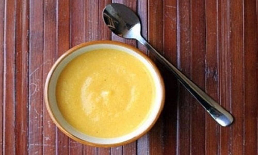 cháo trứng gà bí đỏ cho bé ăn dặm