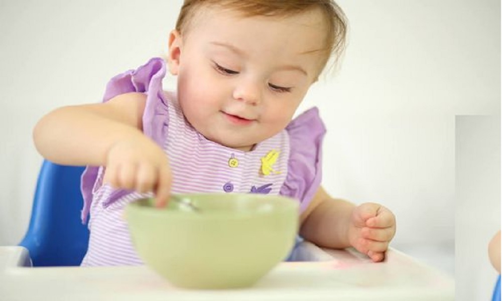 Bé mấy tháng tuổi có thể ăn dặm yến mạch?