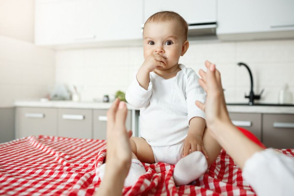 Ăn dặm blw rèn cho bé tính tự lập