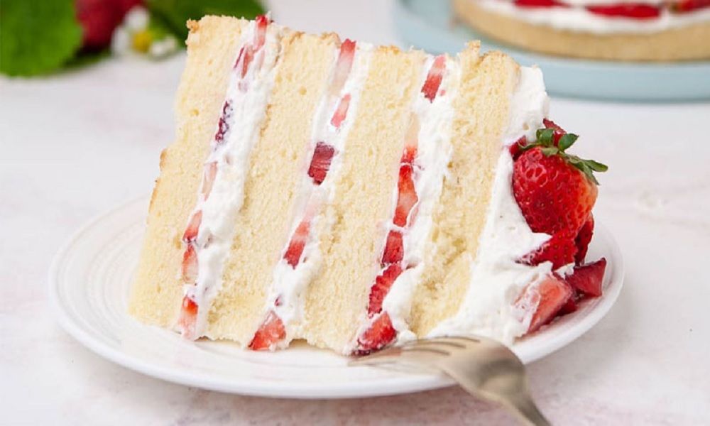 Bánh kem dâu tây cho bé ăn dặm