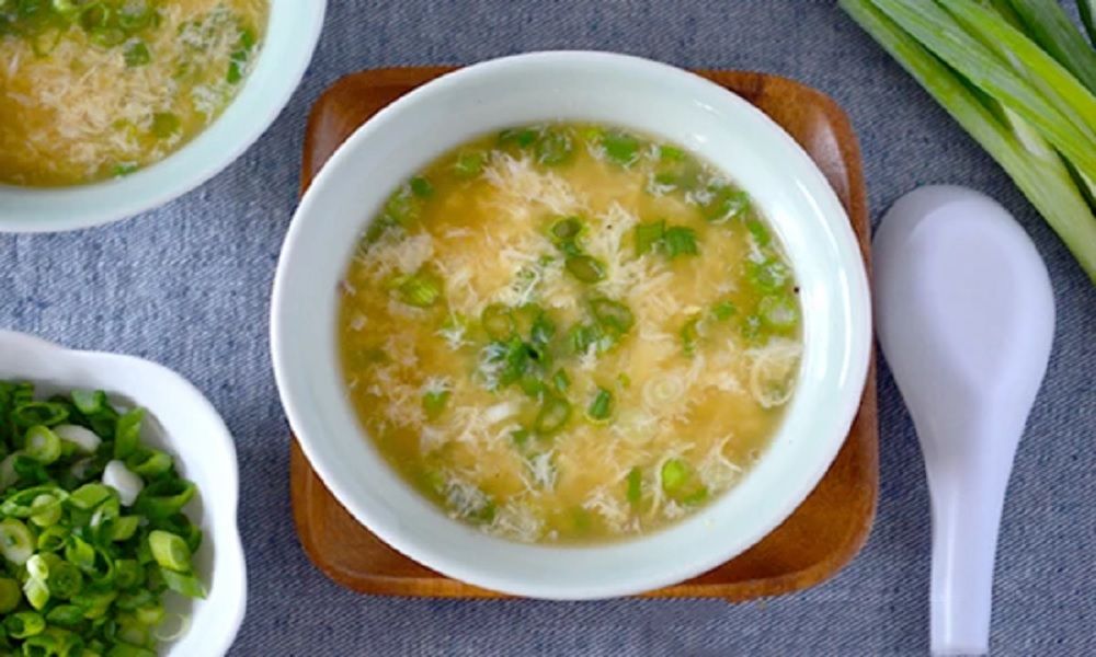 Cháo đậu hà lan nấu lòng đỏ trứng gà