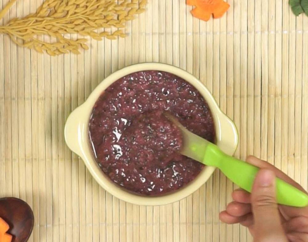 Cháo lươn rau dền đỏ bổ sung sắt cho cơ thể của bé