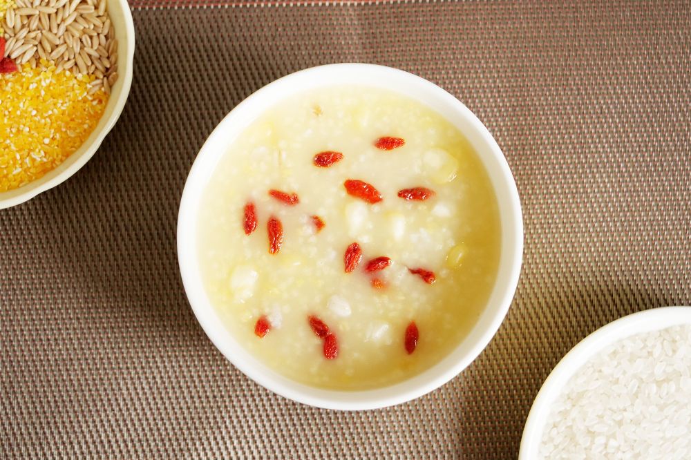 Cháo ngô ngọt với lúa mạch