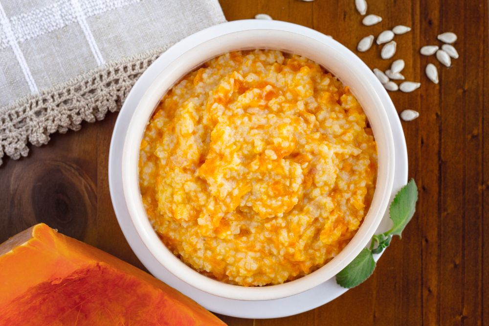 Cháo thịt bò bí đỏ cho bé ăn dặm