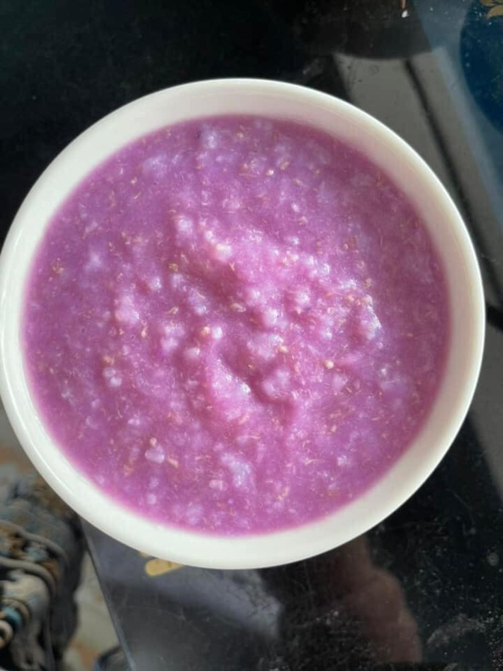 Cháo tôm, khoai mỡ ăn dặm cho bé