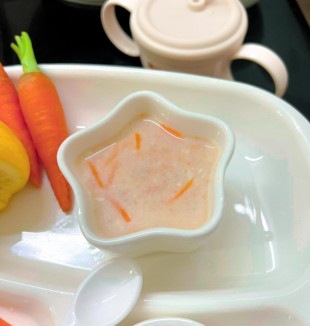 Cháo yến mạch, cà rốt, thịt heo