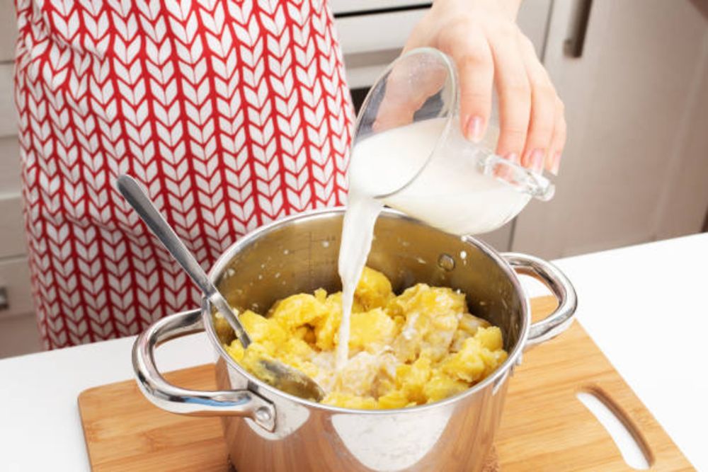 Chế biến khoai tây mix sữa ăn dặm