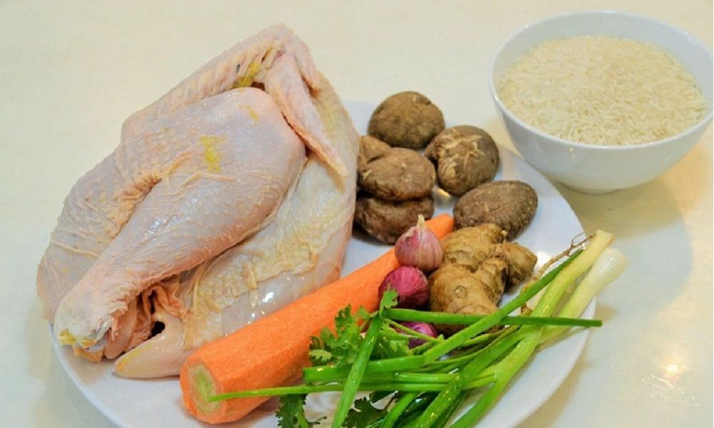 Chế biến thịt gà cho bé ăn dặm với rau củ