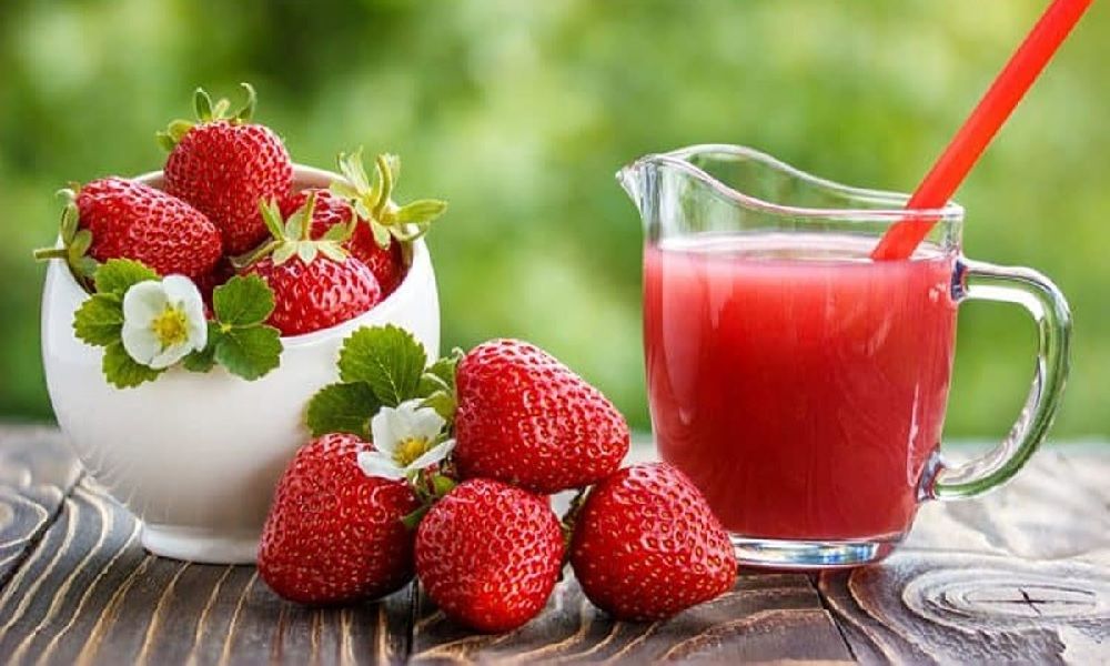 Nước ép dâu tây cho bé ăn dặm