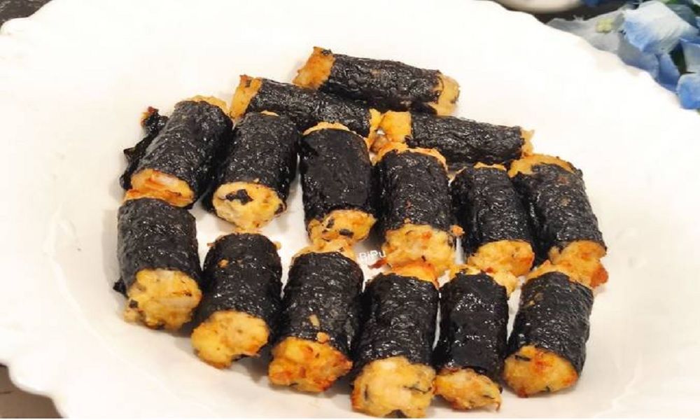 Thịt gà cuộn rong biển