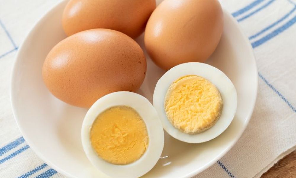 Trứng luộc cho bé ăn dặm