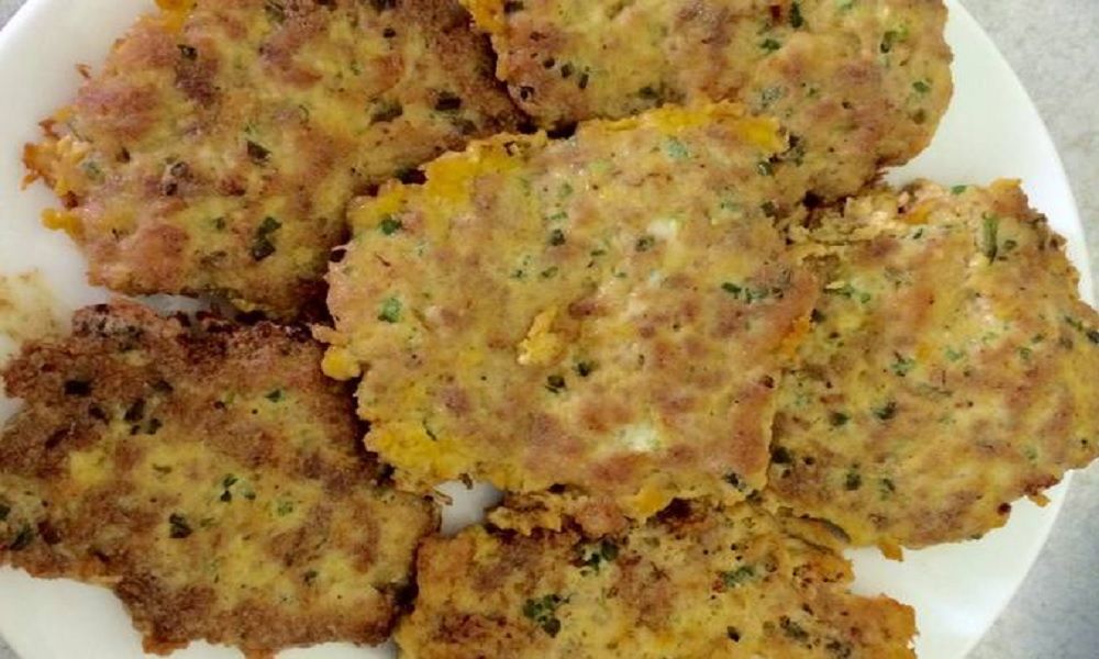 Trứng trộn thịt heo băm áp chảo cho bé ăn dặm