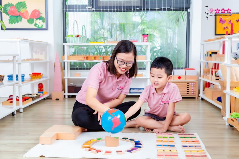 Giờ học toán Montessori