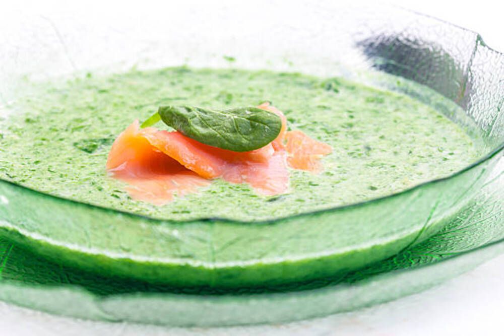 Cháo cá hồi cải bó xôi